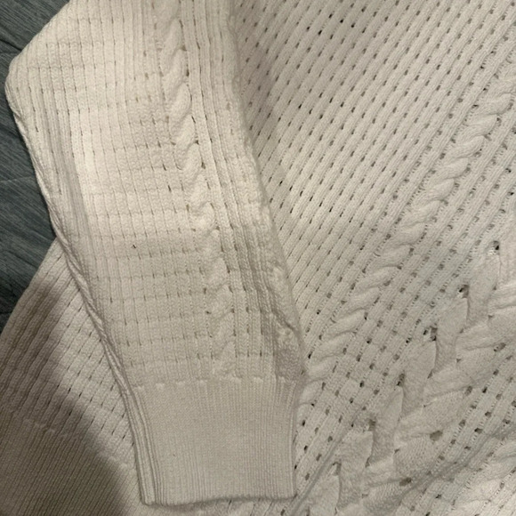 ON-34TH SWEATHER WOMENS
WHITE 3X 60%COTTON - Picture 3 of 10